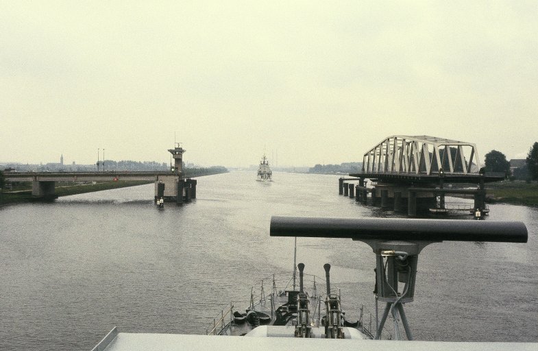 8105-11_belgien_kanal.jpg
