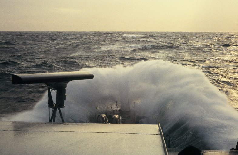 8106-02_atlantik_sturm.jpg