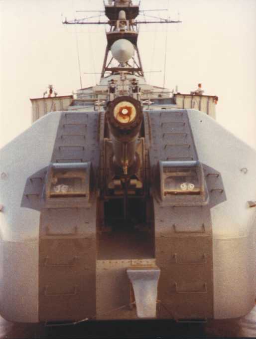 100_mm_Geschuetz.jpg